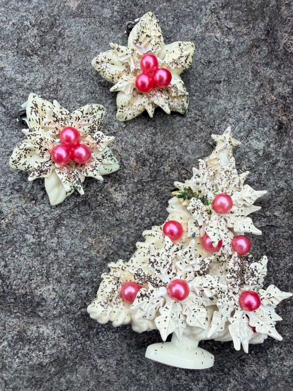 Vintage White Pink Celluloid Christmas Tree Poinsettia Brooch Clip Earrings Set